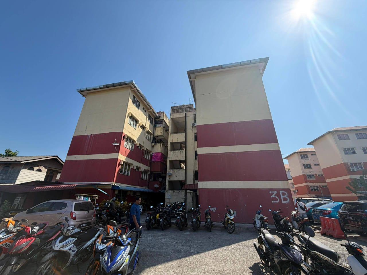2-bedroom condo in Teluk Air Tawar, Penang for sale — Flat for Sale @ rumah pangsa Teluk Air Tawar Indah, Teluk Air Tawar | Freehold