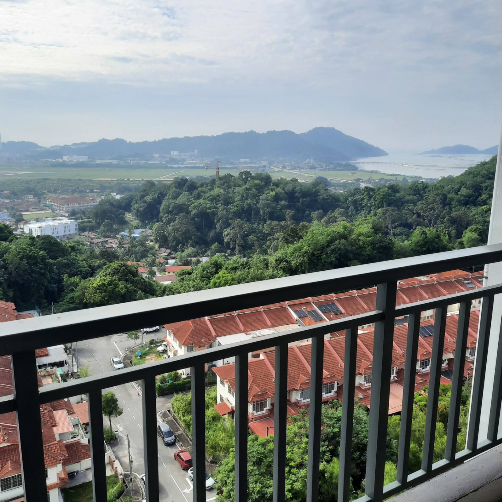3-bedroom condo in Teluk Kumbar, Penang for sale — Mercury Apartment Middle Floor Seaview 775sf 1CP Original Unit Teluk Kumbar