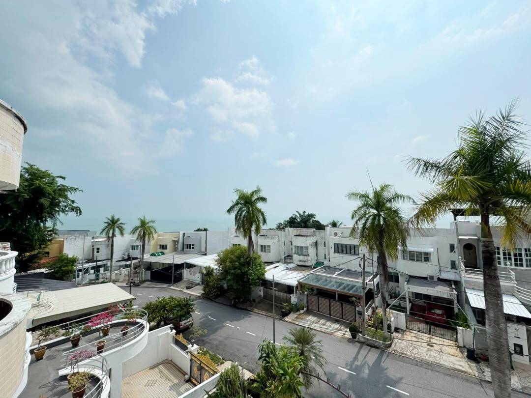 3 Storey Terrace for Sale @ Changkat Ria, Tanjung Bungah | Freehold