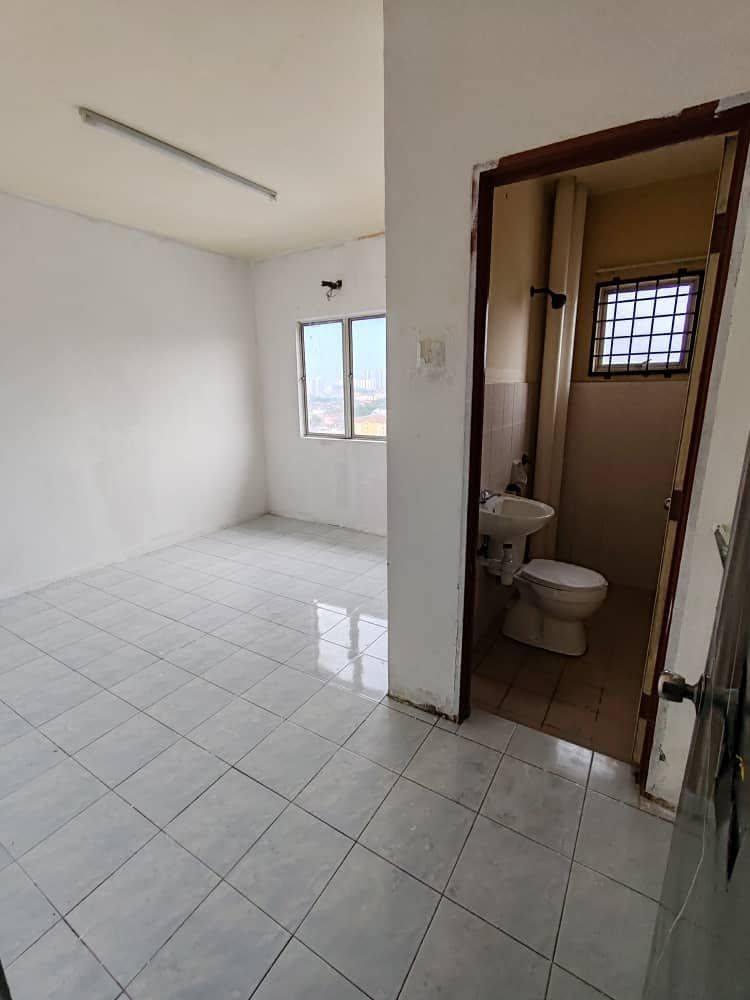 condo in Batu Caves, Selangor — photo 5