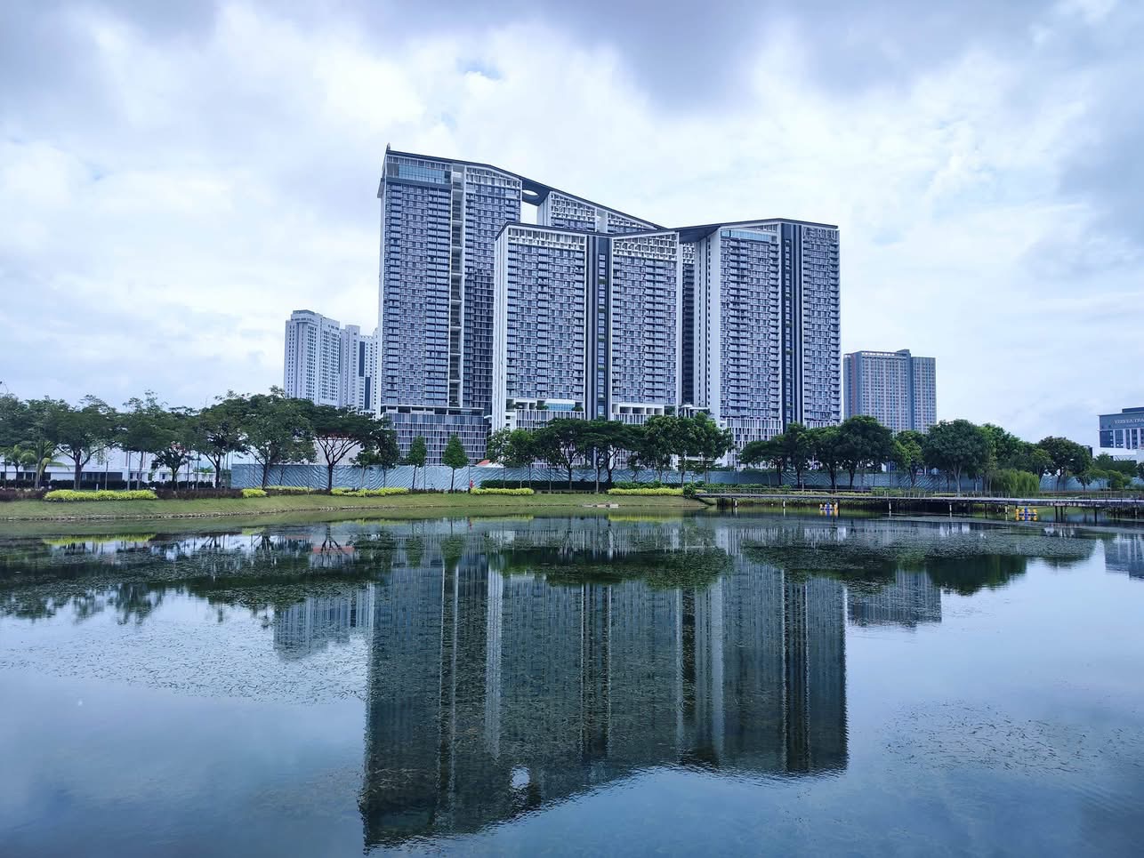 Vertu Resort High Floor 1180sf 2CP Basic Renovated Batu Kawan