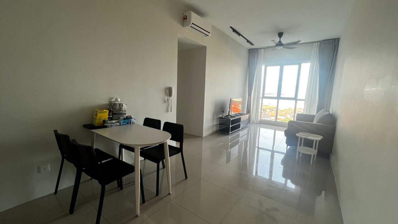 The Zen Condo with Fully FURNISHED & RENO, near QB Mall & USM , GELUGOR