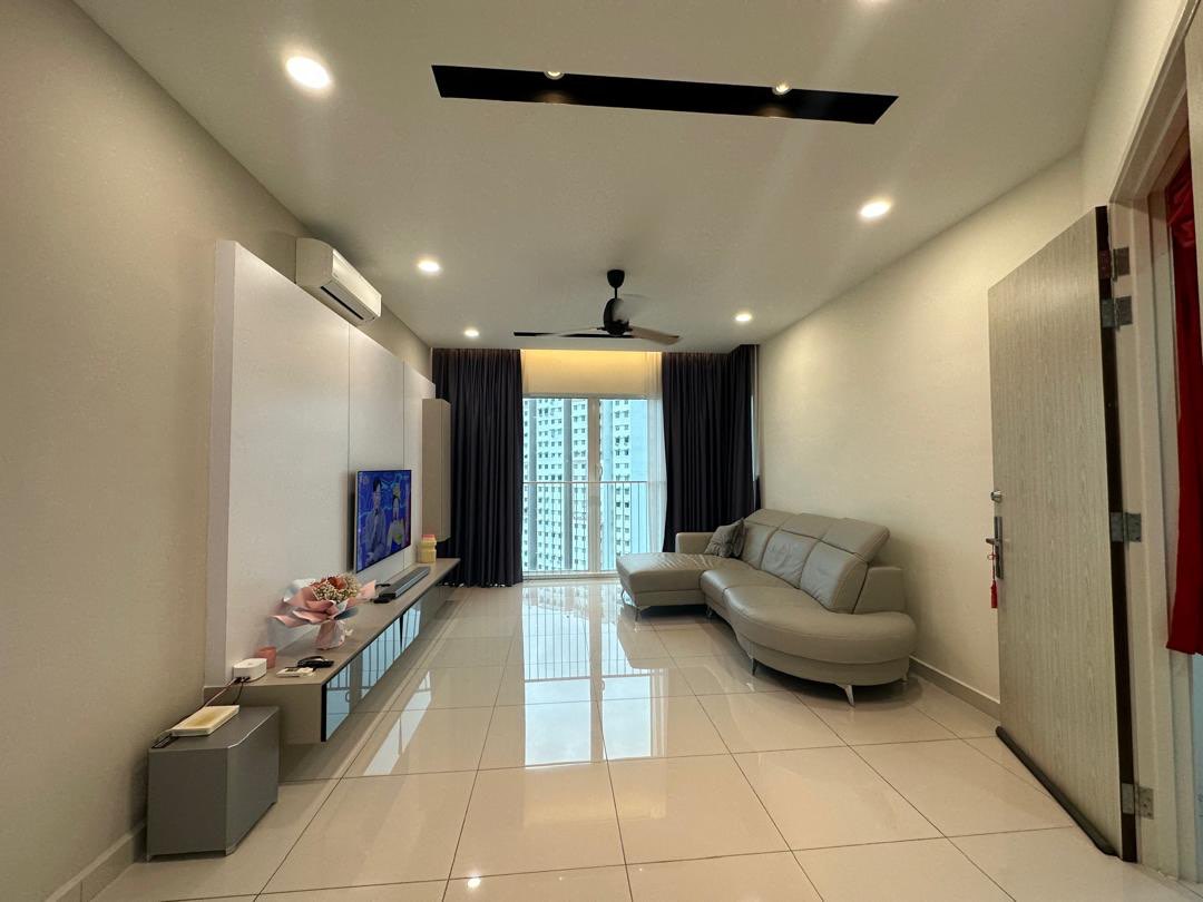 The Clover Condominium Sungai Ara private lift fully furnished