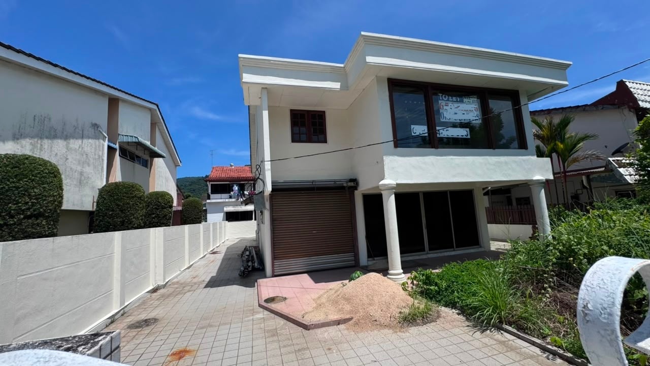 Commercial Shop House at Jalan Masjid Negeri at Island Glades For Rent !!