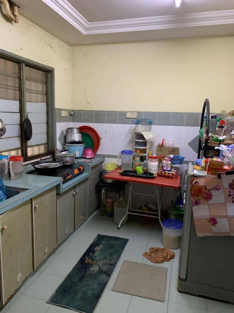First floor flat machang bubok, corner unit, have kitchen cabinet