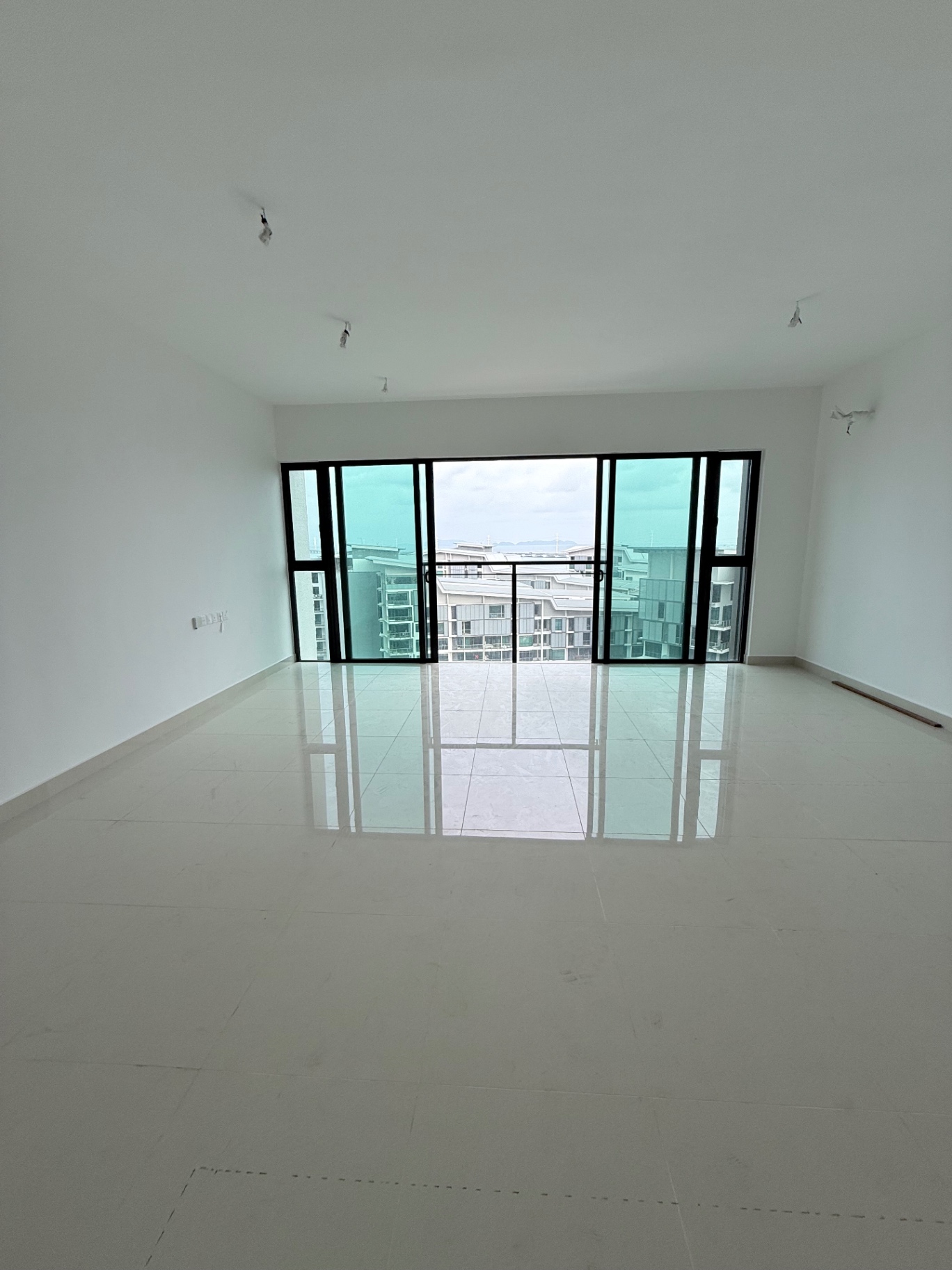 Brand news for sale mezzo condo 