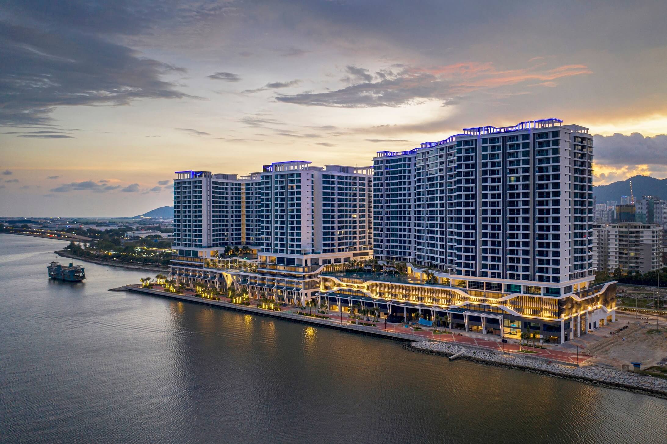 Queens Residences Q1 @ Queens Waterfront cover photo