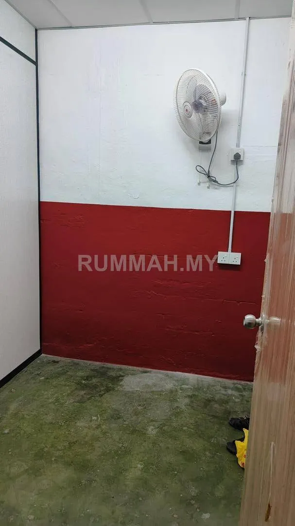 commercial in Lunas, Kedah — photo 2