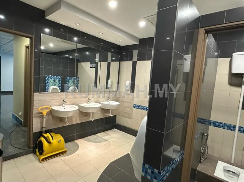 commercial in Gelugor, Penang — photo 2