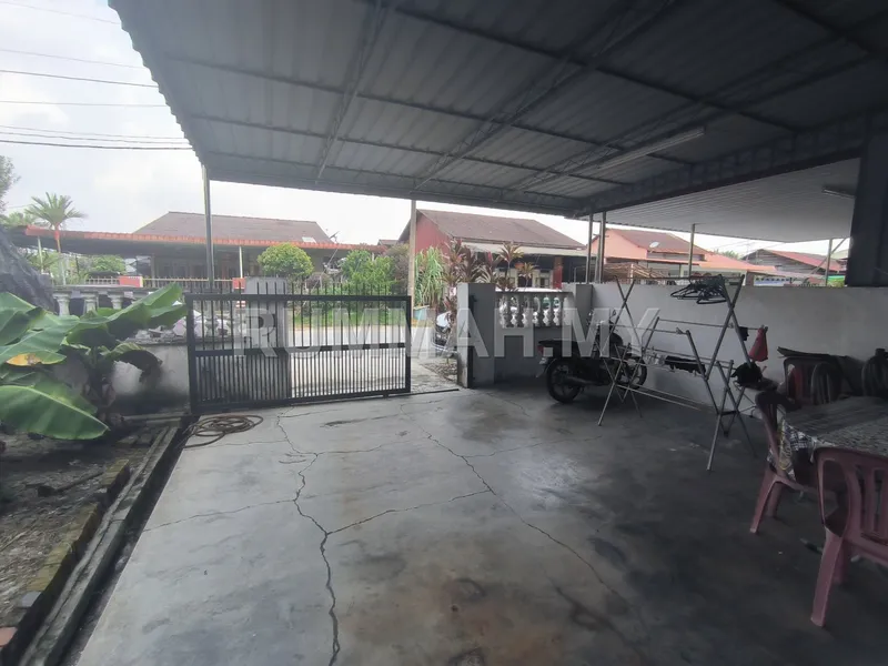 2-bedroom house in Permatang Tinggi, Penang for sale — Double Storey For Sale at Kampung Permatang Tinggi, Bukit Mertajam, Penang