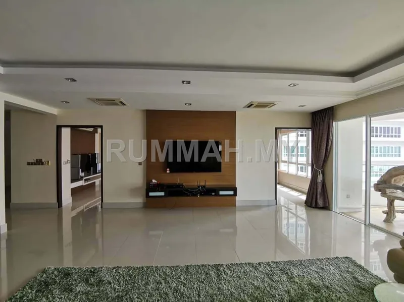 5-bedroom condo in Tanjung Bungah, Penang for rent — The Cove Tanjung Bungah Beach Front 