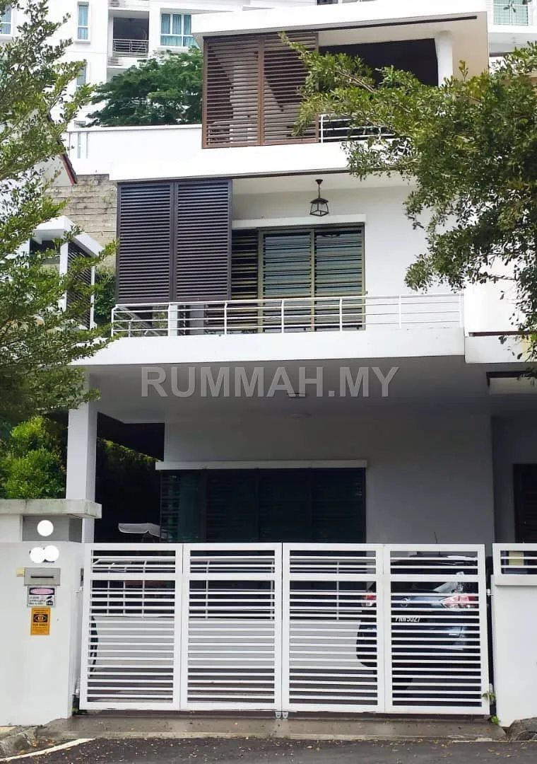 5-bedroom house in Batu Ferringhi, Penang for rent — Jalan Bayu Triple Storey Semi-D @ Batu Ferringhi | Full Furnished