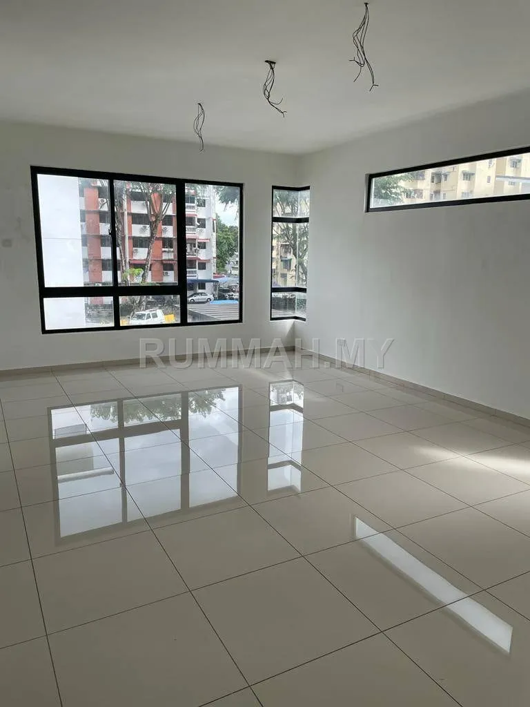 7-bedroom house in Bukit Jambul, Penang for sale — Vista Jambul Semi-D
