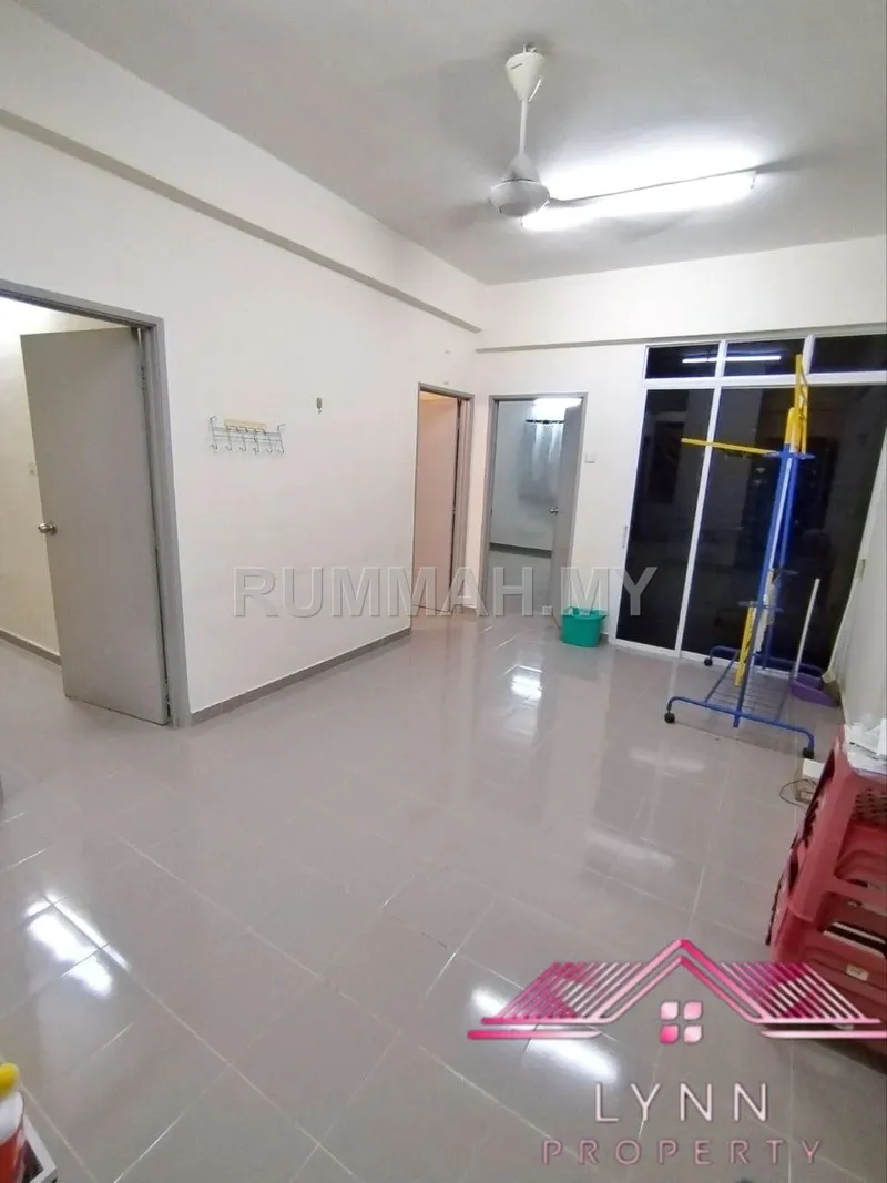 🔥 Permai Jaya Apartment – RM280K Only! Walk 5 Mins to TAR UMT, 3R2B, Partial Reno, Own Parking!