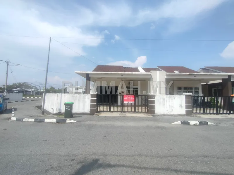 3-bedroom house in Kuala Kedah, Kedah for sale — For Sales Semi D Corner Lot Kuala Kedah Kedah