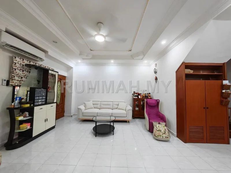 4-bedroom house in Tanjung Bungah, Penang for sale — Double Storey Terrace @ Tanjung Bungah | Fully Renovated & Furnished nearby Gurney Drive • Straits Quay • Batu Ferringhi • Lotus Tanjung Tokong