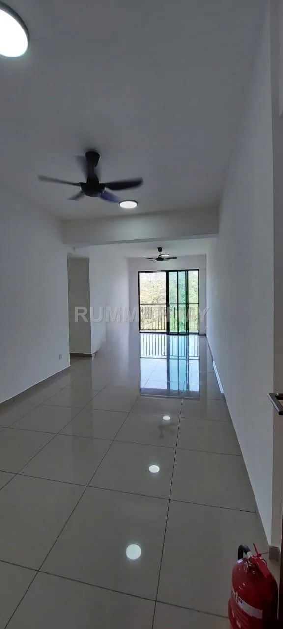 TreeO in Sungai Ara 900sqft Basic Unit Hill View 2 Carparks High Floor