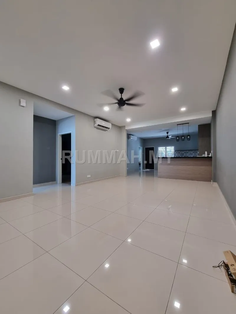3-bedroom house in Tanjung Bungah, Penang for sale — Tanjung Bungah Single Storey Semi D ; Fully Renovated and Refurbished 