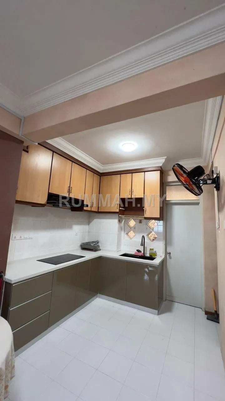 3-bedroom condo in George Town, Penang for sale — Kingfisher Series Greenlane Georgetown 