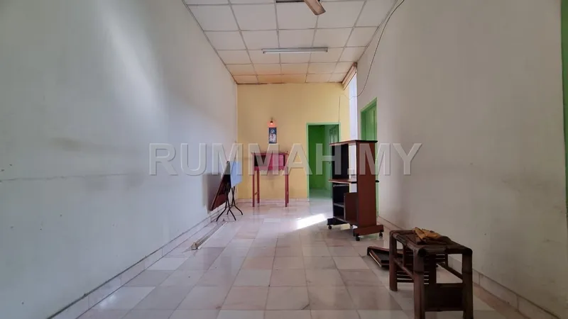 3-bedroom house in Tanjung Bungah, Penang for sale — Tanjung Bungah Single Storey Terrace ; Quiet Neighborhood 