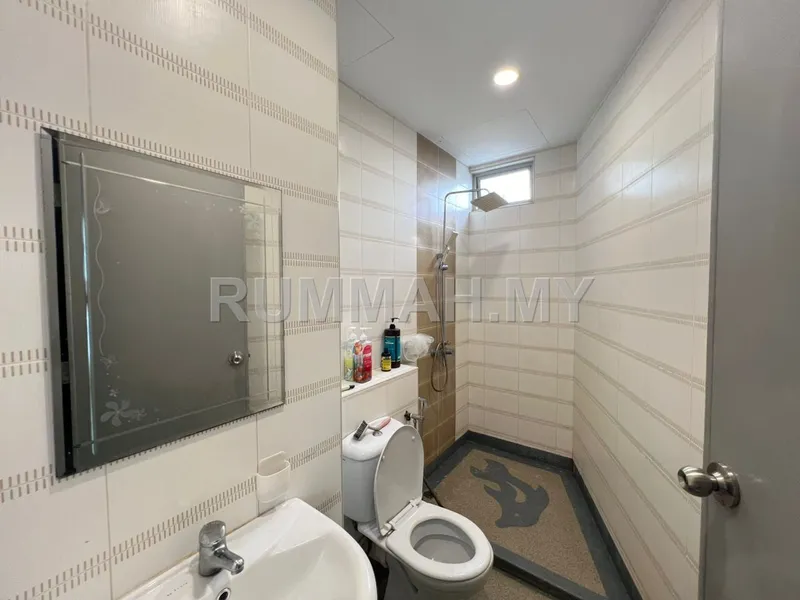 condo in Gelugor, Penang — photo 3