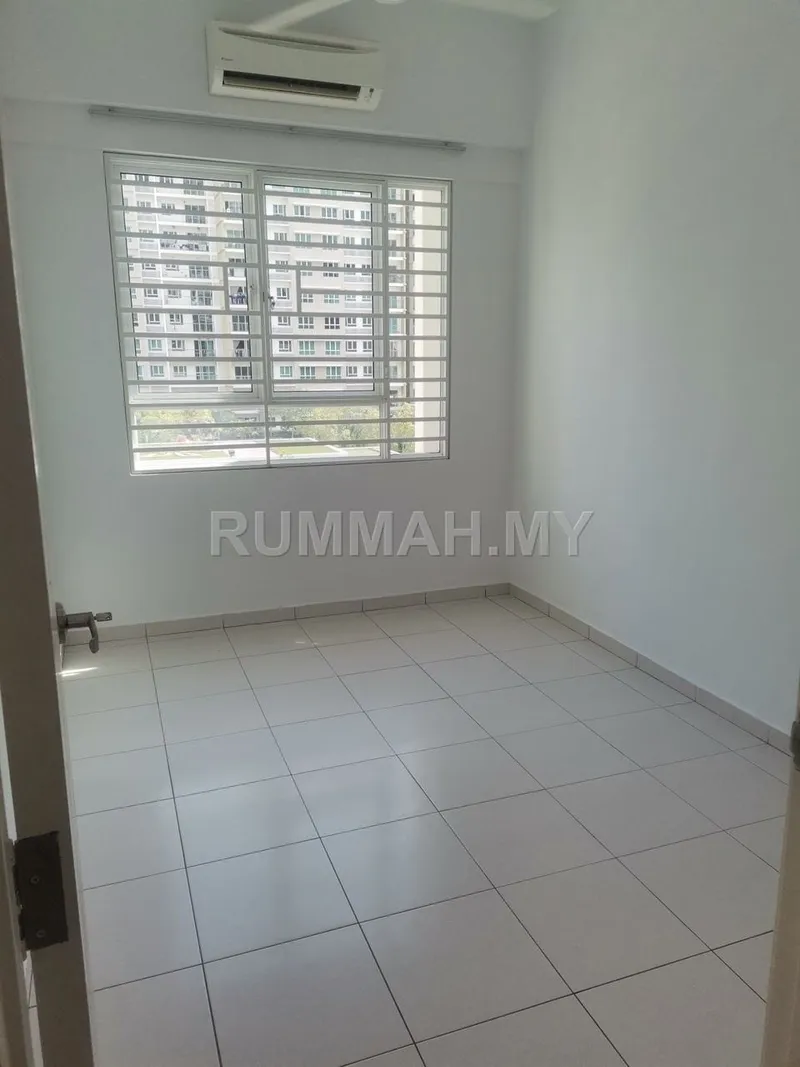 condo in Sungai Ara, Penang — photo 2