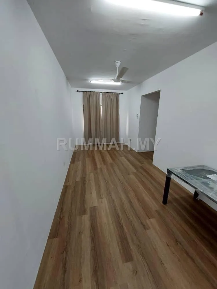 condo in Teluk Kumbar, Penang — photo 3