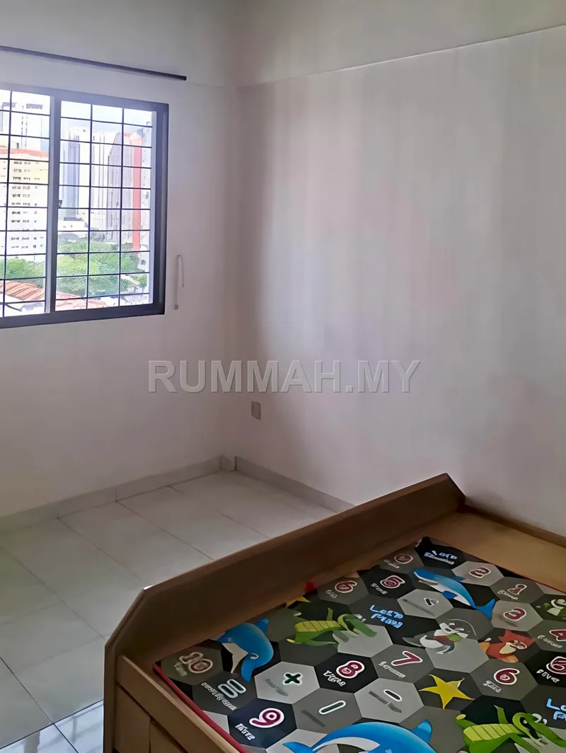 3-bedroom condo in Jelutong, Penang for rent — Eastern Court, Jelutong, Penang 11600