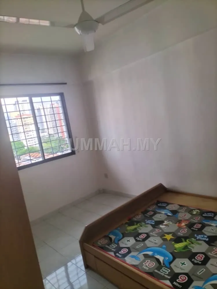 Condo for Rent @ Eastern Court, Jelutong | 3 Beds