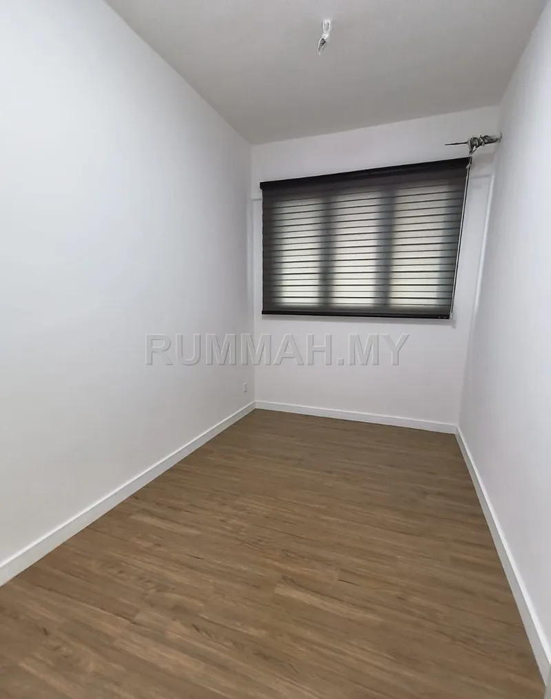 3-bedroom condo in George Town, Penang for rent — 3 residence at Kapal signh near international school
