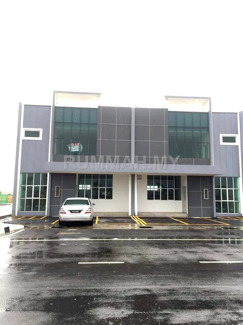 Batu Kawan double storey light industrial corner lot shop lot for rent