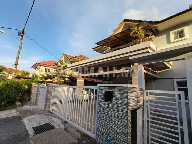 house in Seksyen 6 Bukit Mahkota, Selangor for sale — Double Storey Semi-D Cluster, Seksyen 6 Bukit Mahkota, Bangi