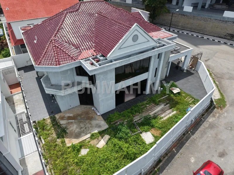 4-bedroom house in Gelugor, Penang for rent — Brand new corner unit 2 storey bungalow Minden Heights Gelugor for rent