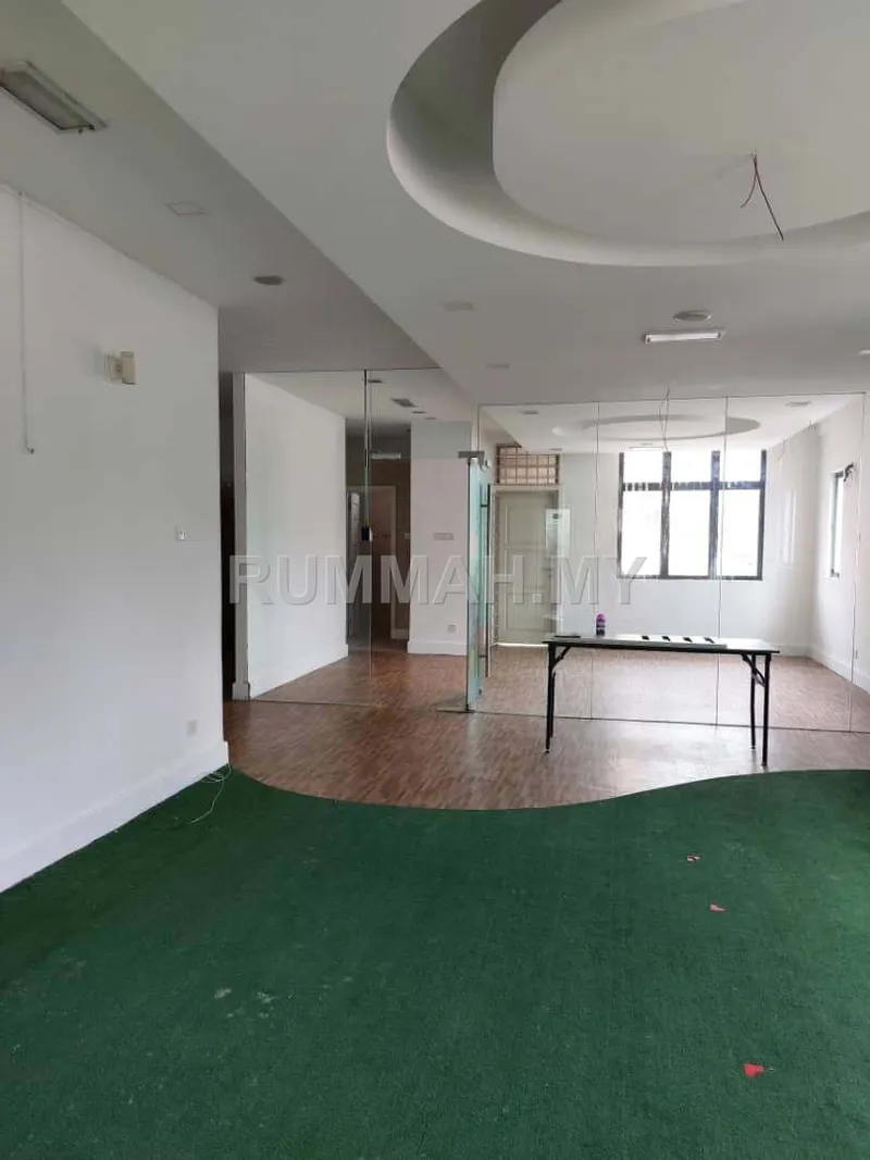 commercial in Diplomatik Putrajaya , Selangor — photo 2