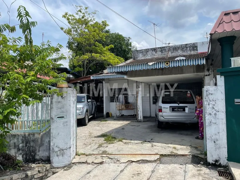 3-bedroom house in Nibong Tebal, Penang for sale — Taman Sentosa 1-Storey Semi-D 4004sf Basic Reno Nibong Tebal