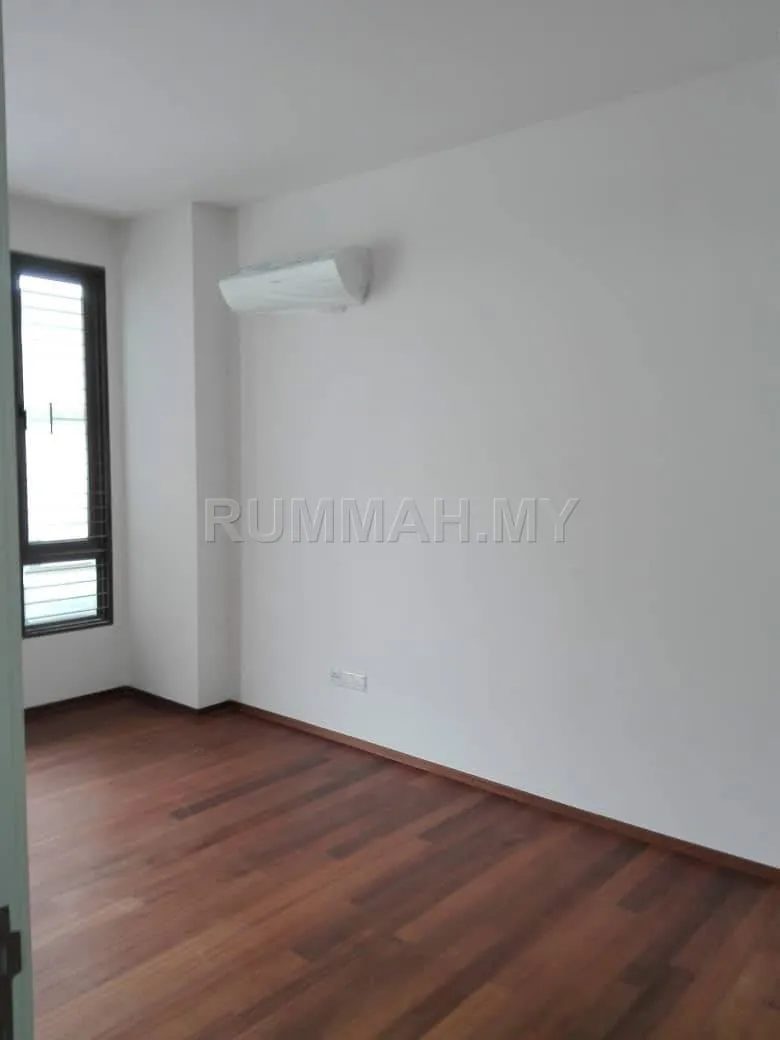 6-bedroom house in Gelugor, Penang for sale — Raffles Residence 199