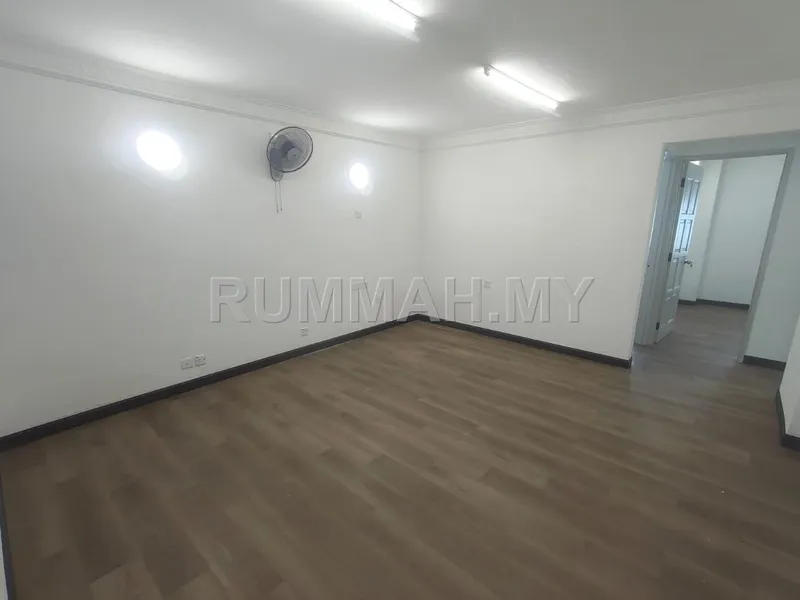 3-bedroom condo for sale in Jelutong, Penang - Desa Green Apartment Jelutong