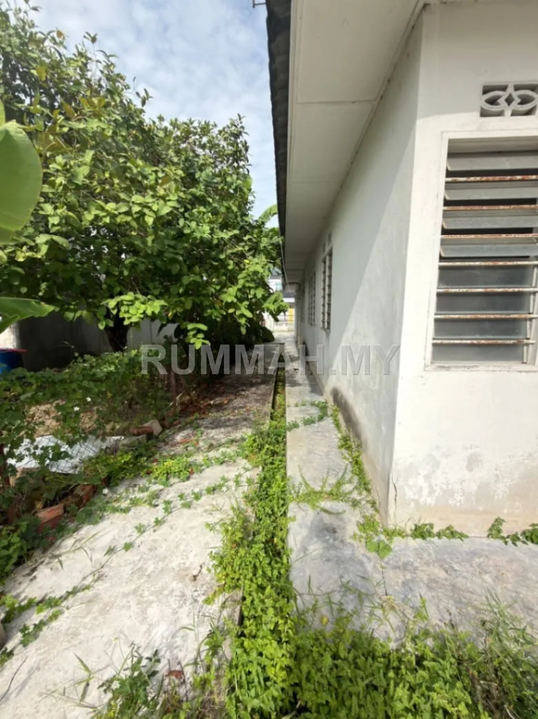 house in Sungai Ara, Penang — photo 2