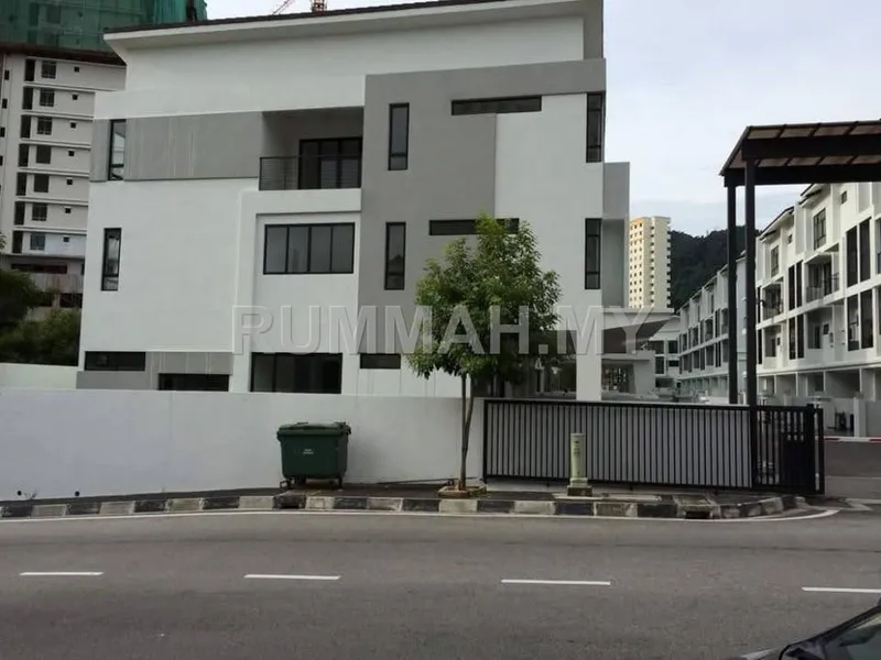 house in Bukit Jambul, Penang — photo 2