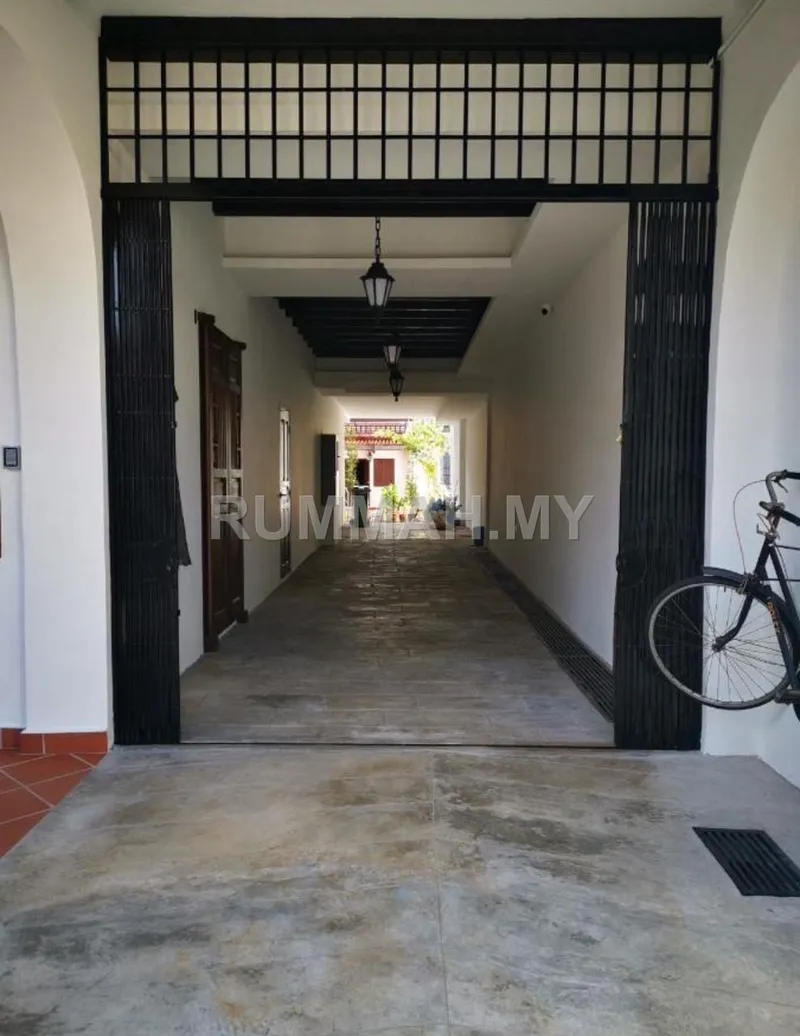 Boutique Hotel (Lorong Pasar) just beside Guan Yin Teng only!