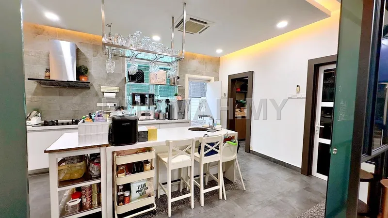 house in Bukit Jambul, Penang — photo 2