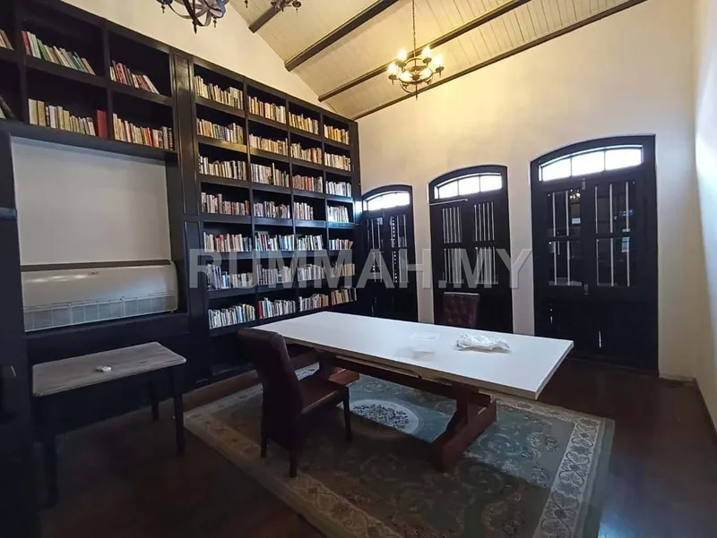 2.5 Storey Shophouse at Jalan Kek Chuan with Key on hand