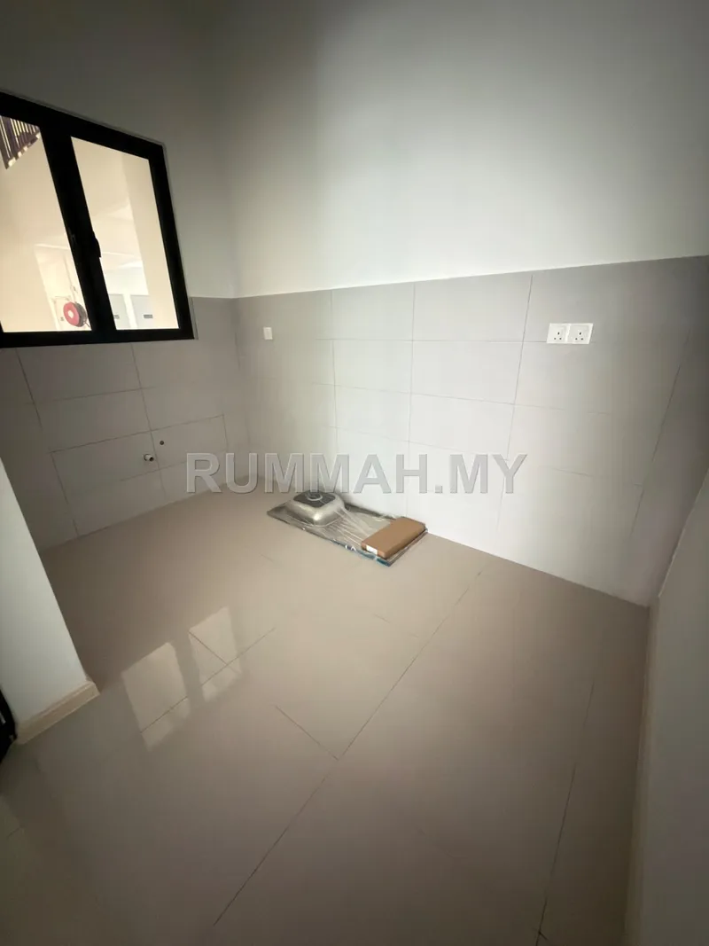 condo in Teluk Kumbar, Penang — photo 3