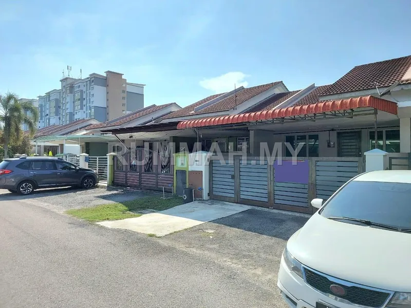 house in Dengkil, Selangor — photo 2