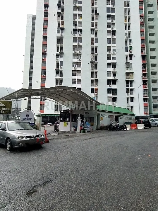 3-bedroom condo in Paya Terubong, Penang for sale — Apartment Desa Saujana, Paya Terubong, Pulau Pinang