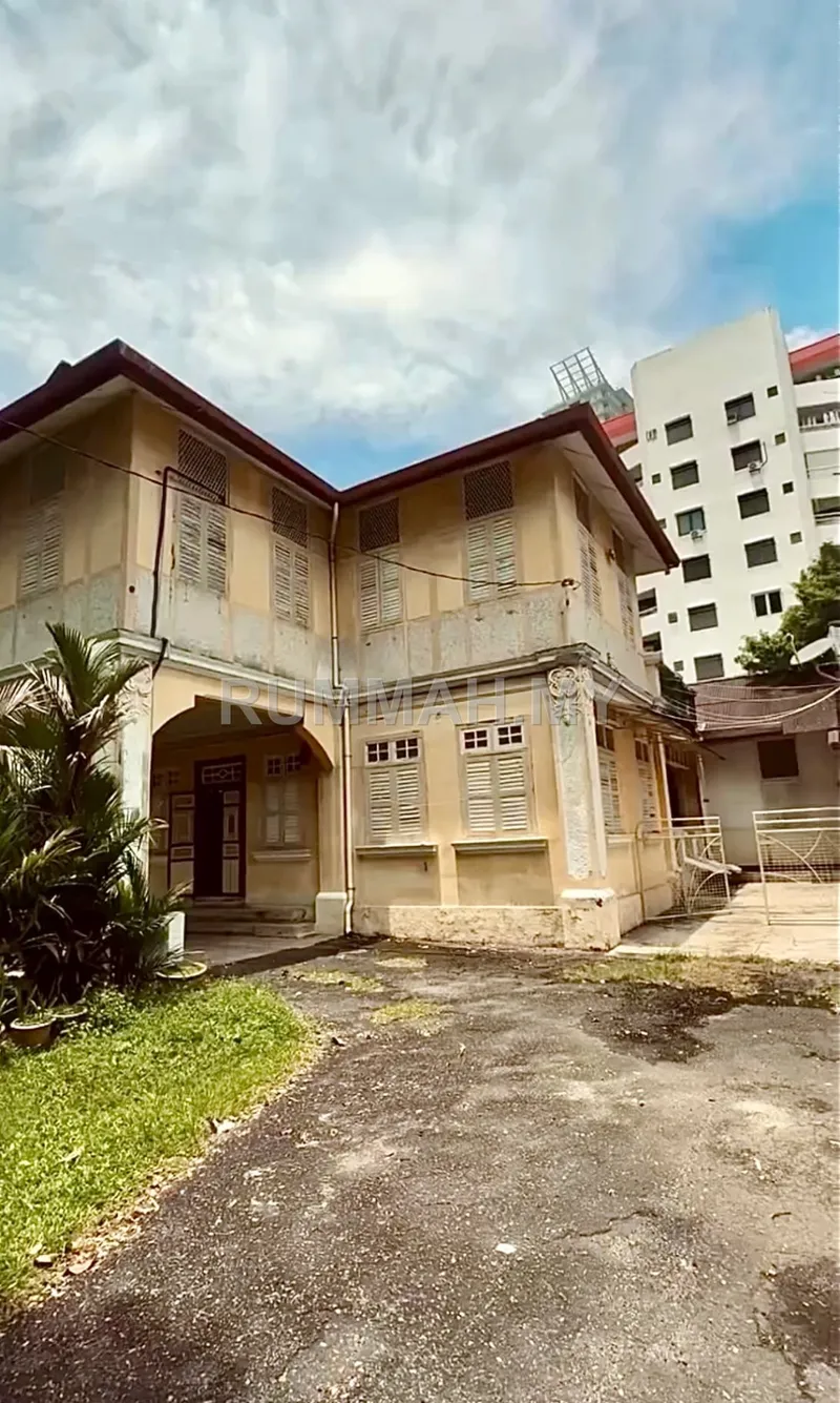Double-Storey Heritage Bungalow @ Pulau Tikus for Rent