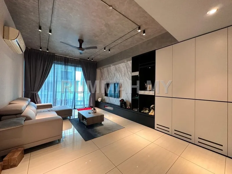 3-bedroom condo in Gelugor, Penang for sale — 🏡 FOR SALE | The Light Collection IV, Penang