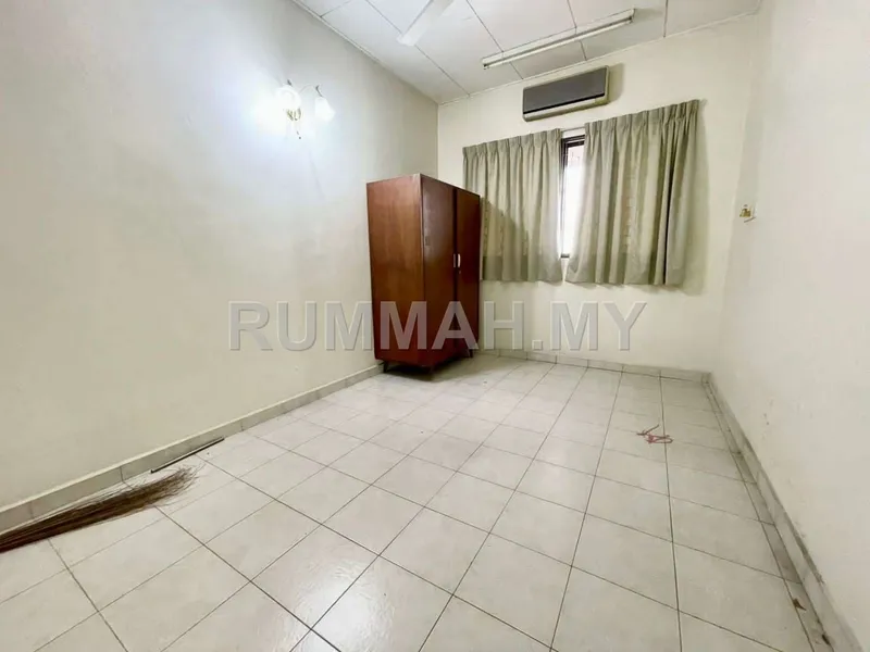 5-bedroom house in George Town, Penang for sale — Jalan Goh Guan Ho ,George Town Semi D