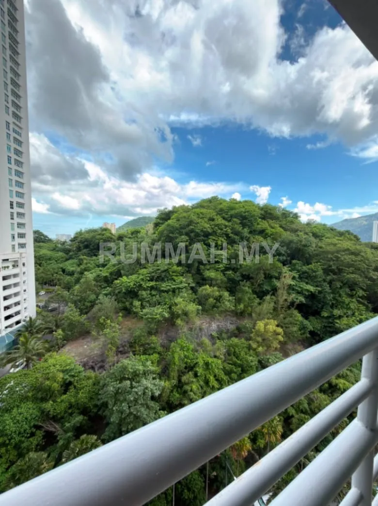 3 car parks BL Garden air itam 6 Bedrooms 1400sf Adjoining unit
