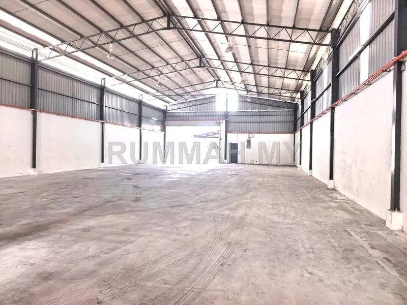 Warehouse for Rent – Jalan Batu Maung (Main Road)